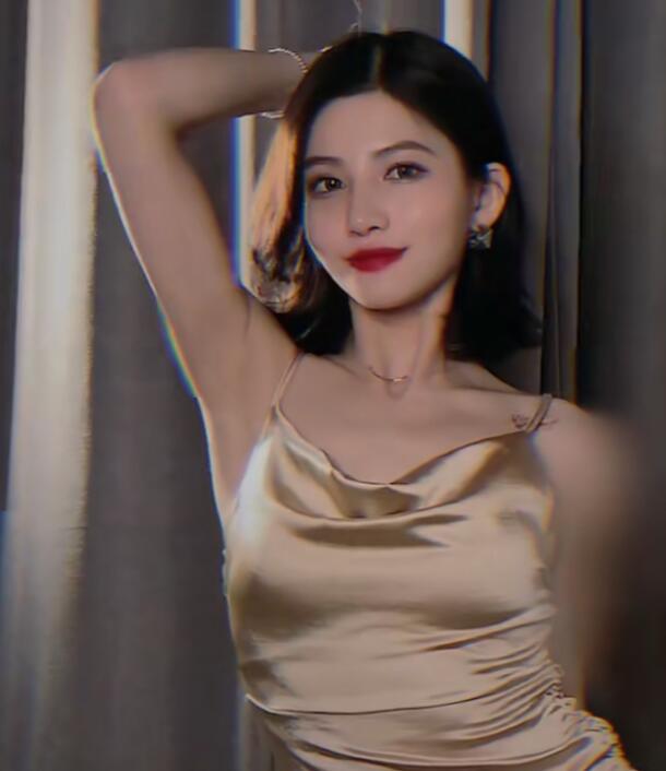 才被郝一点带火不久万小七就被曝光参演网剧一步到位进娱乐圈