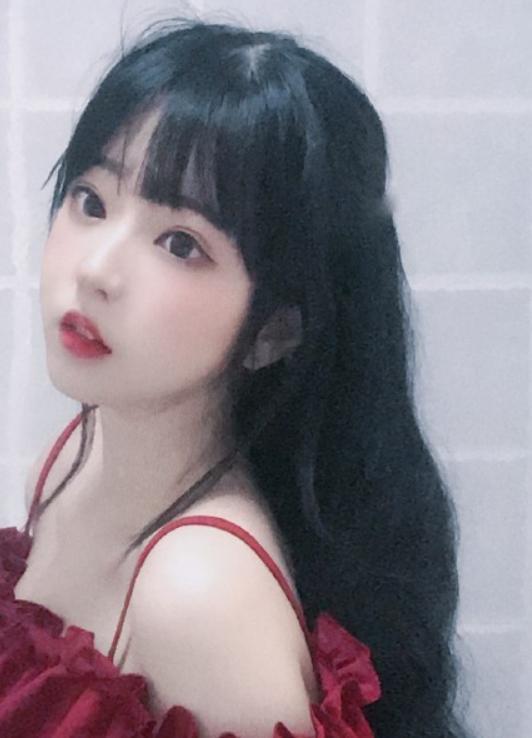 郝一点线下活动难掩"歪脸",网友:这陪玩不值520块