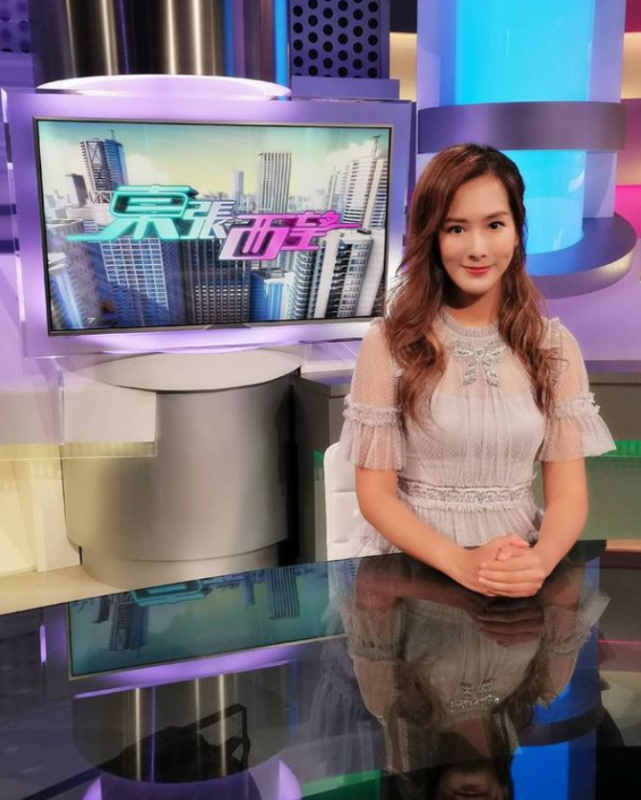 吴幸美以为去追访怪邻居,点知……随后司机拎唱k神器请求与她高歌一曲