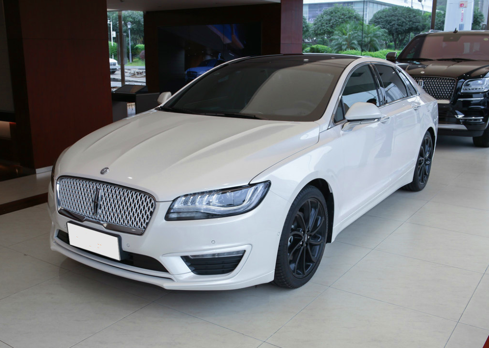 林肯也扛不住了!这b级车下探至20万,2.0t爆234马力,还是无人识