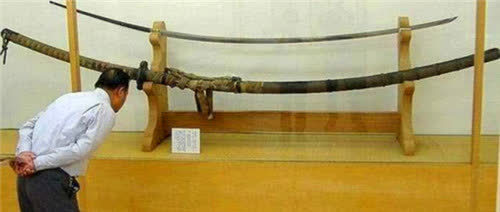 日本奇特国宝 3米2的刀 重14公斤 仅1米5的日本人是如何挥动的 全网搜