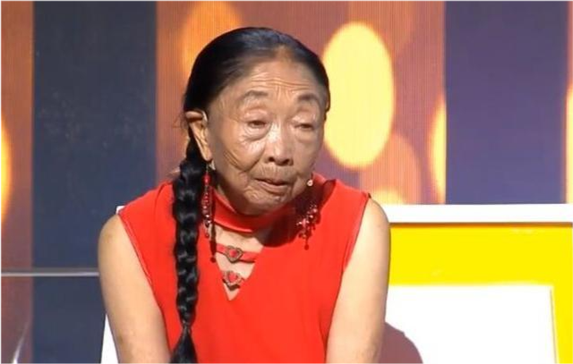 60岁老太整容成少女模样只为嫁给25岁小鲜肉他们的结果怎样