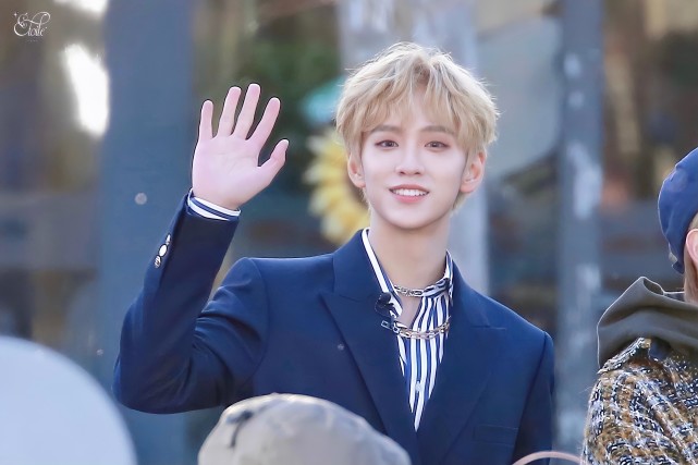 烫头宝余景天的这一系列图你拥有了吗