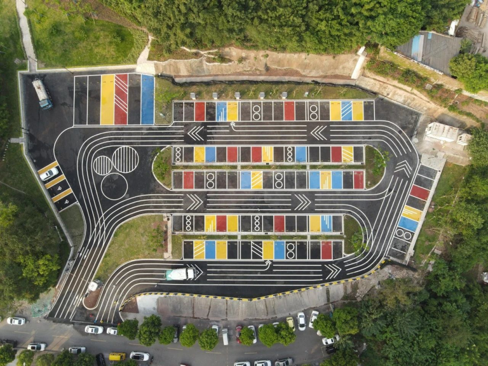 缙云山生态停车场 (秦廷富 摄)缙云山生态停车场 (秦廷富 摄)另外,有