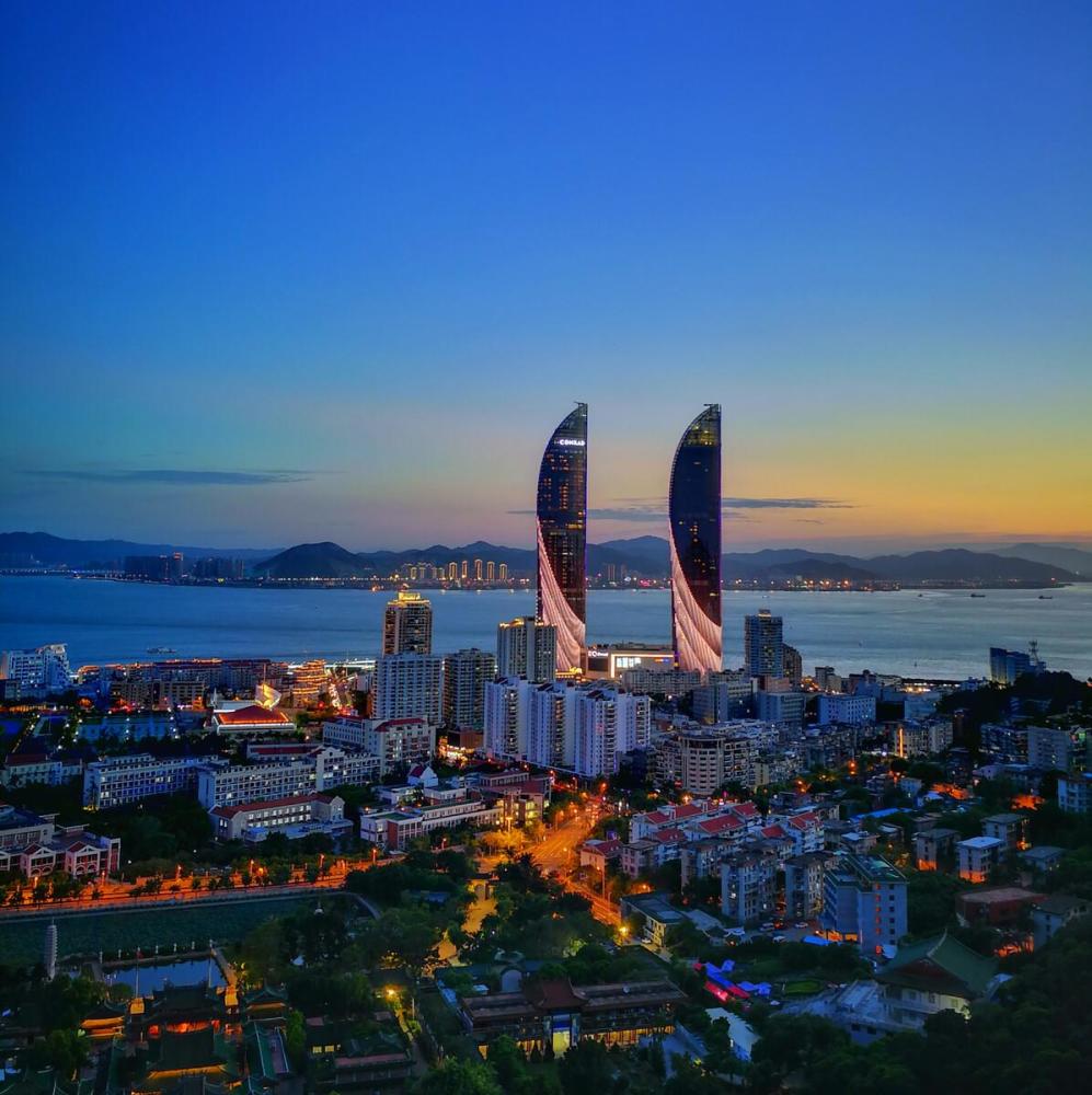 为祝贺建党一百周年纪念和厦门经济特区建设40周年,从今年5月1日起