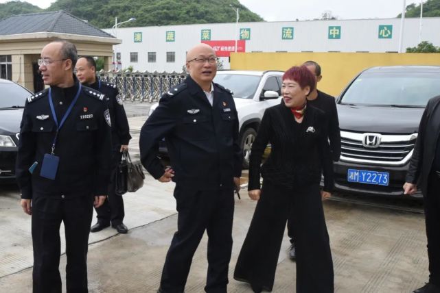 一级高级警长何永清,治安支队副支队长汪兴变赴江永县公安局调研督导