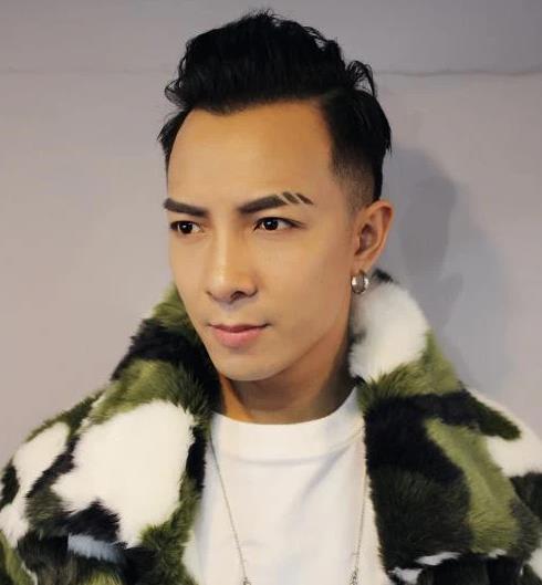 网红夫妻靠收租走红,翻车后得知真实身份,有钱人的快乐我们不懂