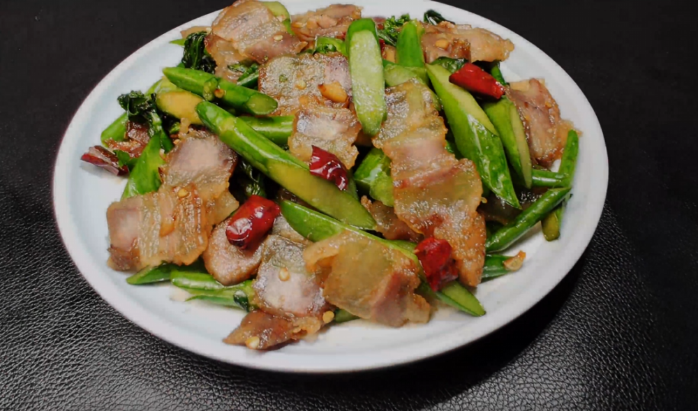 芥蓝炒腊肉这样做最好吃炒前这一步很关键大人孩子都爱吃