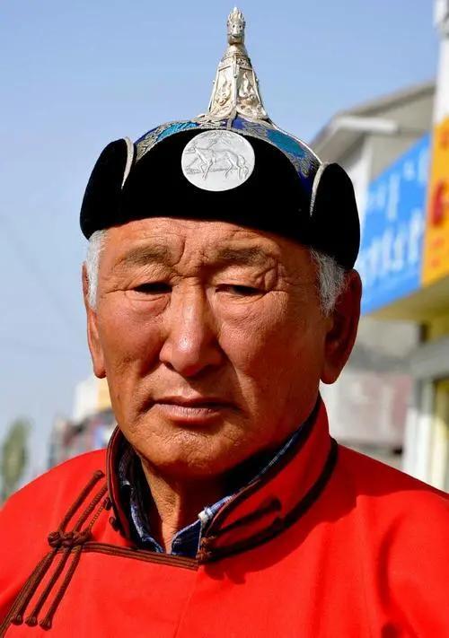 阿富汗有个族群被称为"中国人",黄皮肤,约有600-800万人