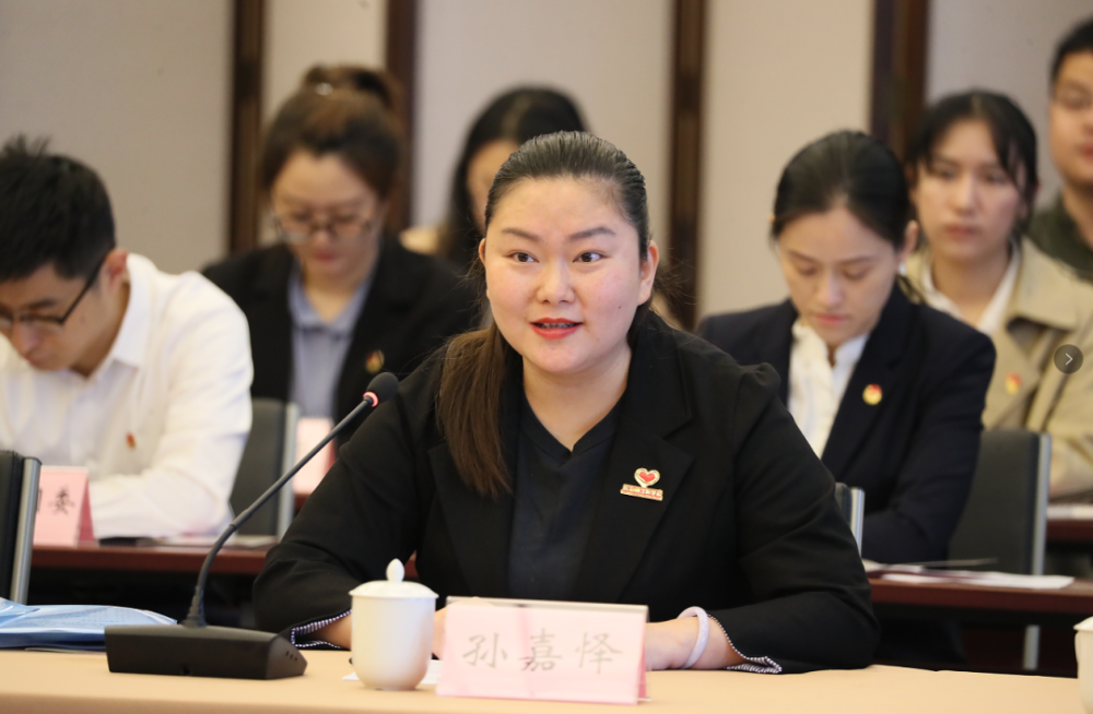 褚孟形青春力量展现海曙力量青年未来就是海曙未来