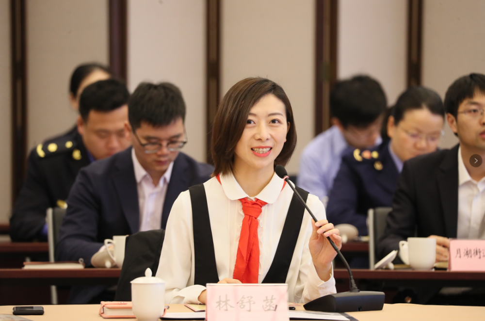 褚孟形青春力量展现海曙力量青年未来就是海曙未来