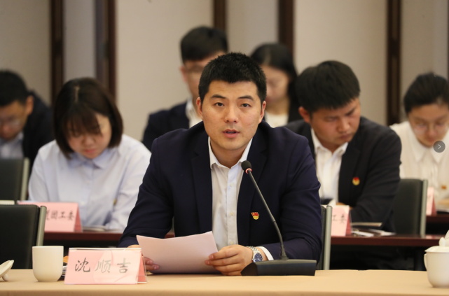 褚孟形青春力量展现海曙力量青年未来就是海曙未来