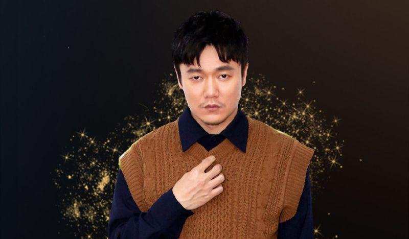 中学毕业后肖央不想重复在美院的生活,他考上了北京电影学院的广告