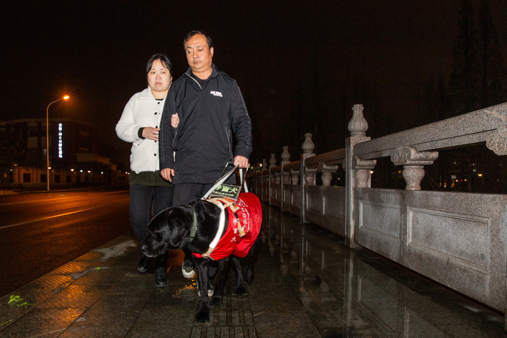 这四名盲人中,祝爱叶住在南京市秦淮区,李静和吴虎刚居住在浦口区