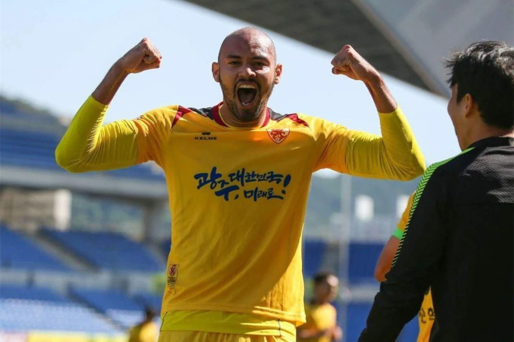 据消息称,如今,费利佩已经改变了主意,他已经计划将5月1日光州fc对阵