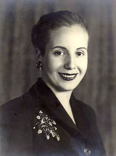 第一夫人艾薇塔处处为穷人着想为何死后被辱尸遗骨被多次挖出