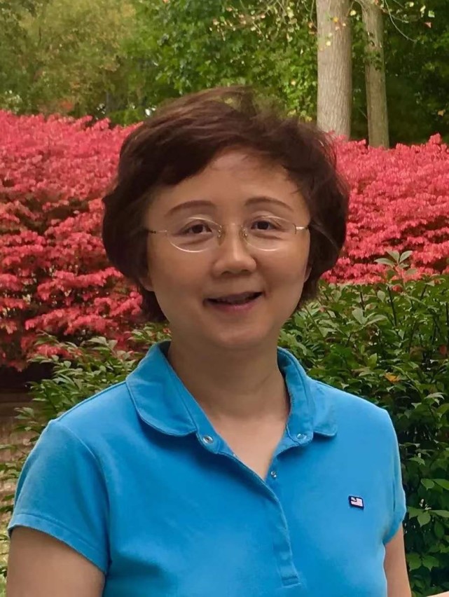 曹慧李飞飞是一位很传奇的女科学家.