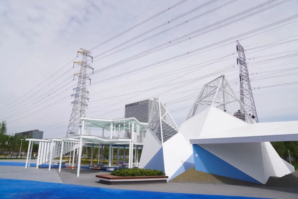 我家门口办冬奥石景山八角新乐园冬奥元素浓