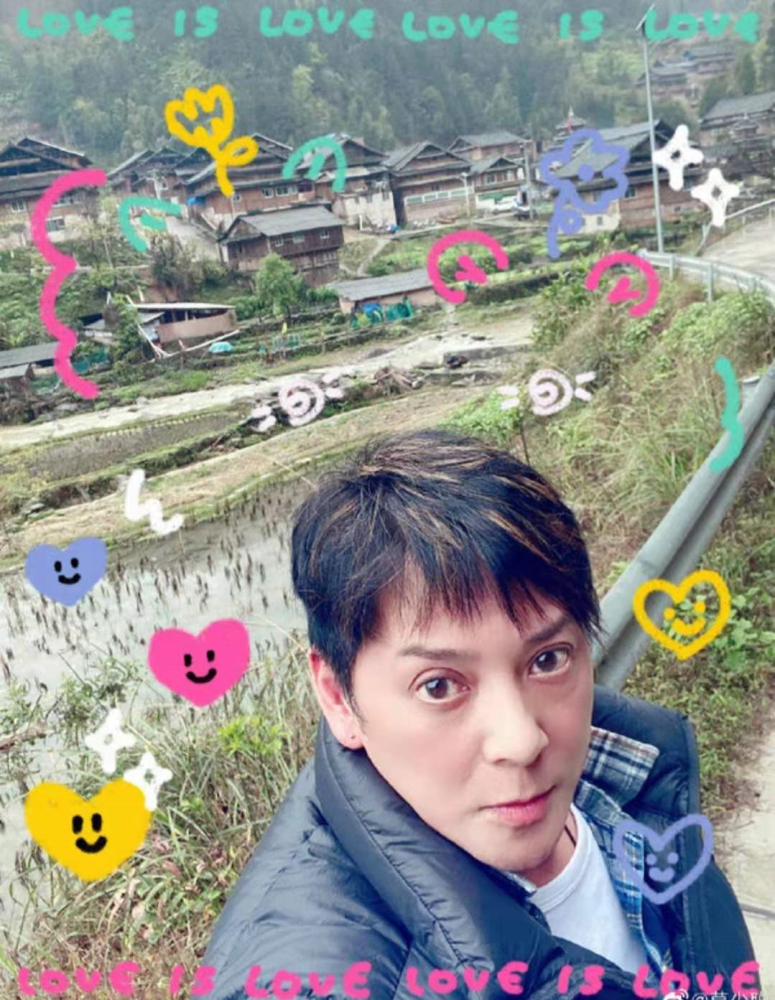 风采不再80年代男神莫少聪近照老态尽显衣服多褶皱被指寒酸