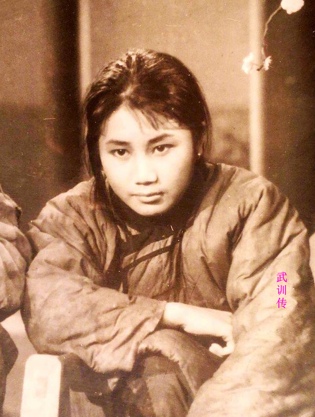 其实,王蓓不仅主演过小兰和大兰,作为女一号或重要演员,她还塑造过