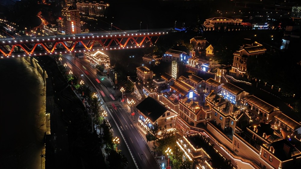 龙门浩老街夜景.