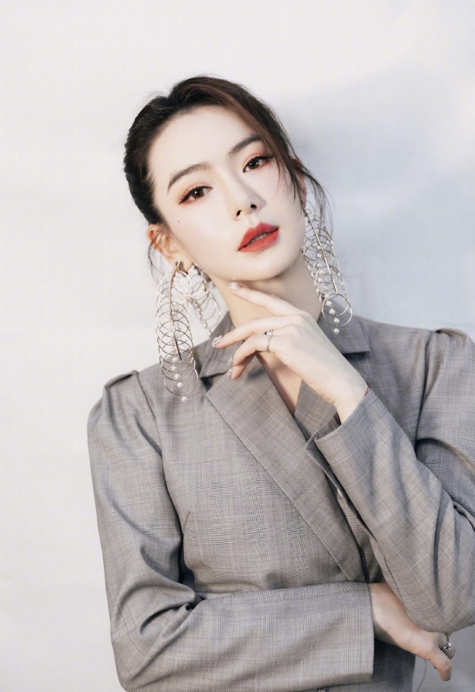 国剧盛典演绎偶像奖戚薇