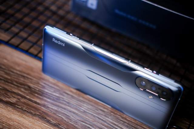 小米redmik40游戏版手机测评最便宜的游戏手机究竟能不能打