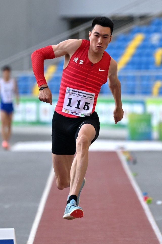 (体育)田径——全运会测试赛:男子三级跳远赛况|男子三级跳远|李一博