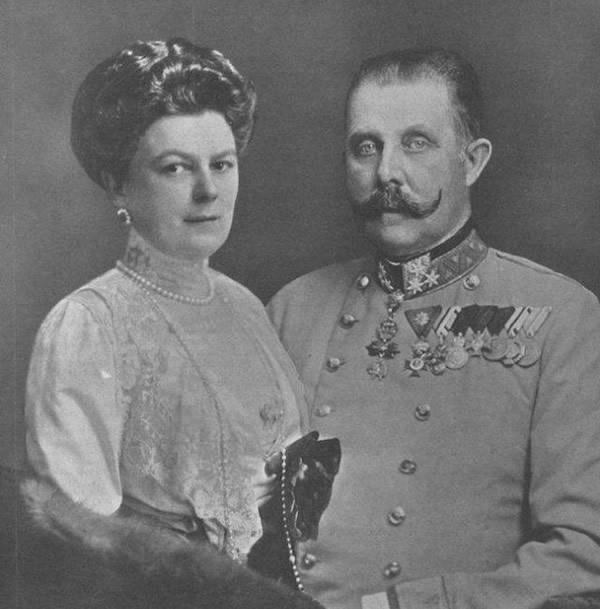 可是自从索菲亚遇到斐迪南后,一切都变得不一样了.