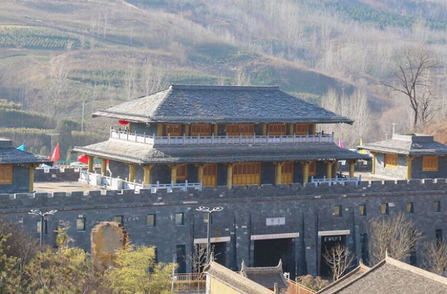 西安的一处景点,耗资5亿建造,如今成为了影视拍摄基地