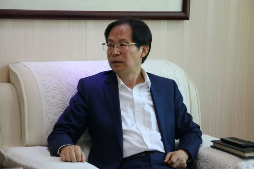 要闻市人大常委会副主任市总工会党组书记县委书记田一泓会见建设银行