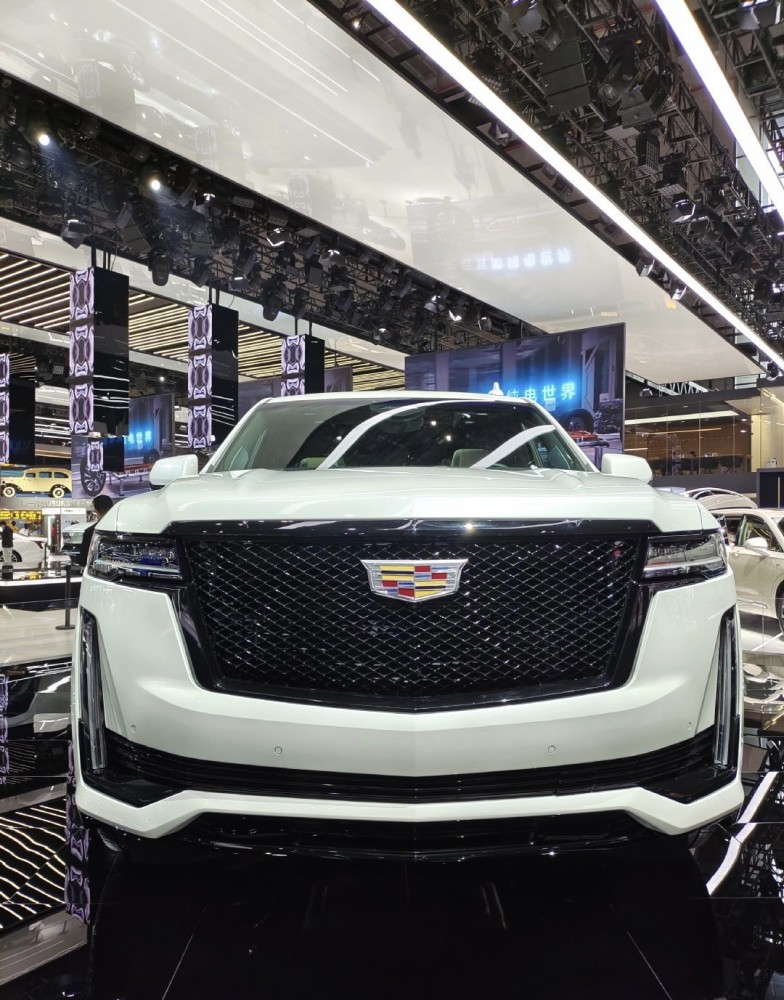2021上海车展上最精致的美式大块头全新凯迪拉克凯雷德