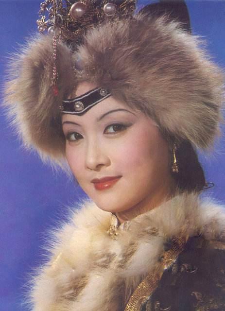 1995年,"凤姐"乐韵绝望跳楼自杀,母亲拒绝出席葬礼理由太奇葩_腾讯