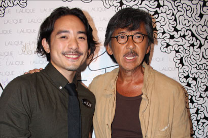 一路走好林子祥儿子林德信外公出殡贴灵堂照用笑容送别