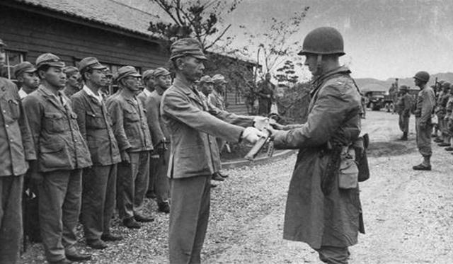 日本大佐可以带多少兵 为何日军不当少将都要争当大佐 腾讯新闻