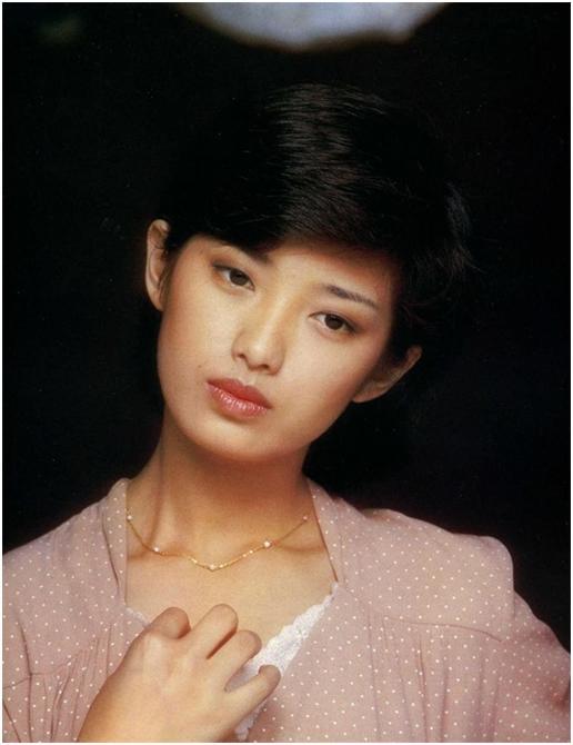 消失40年,61岁山口百惠也老了,褪去光环,一代女神终入凡尘