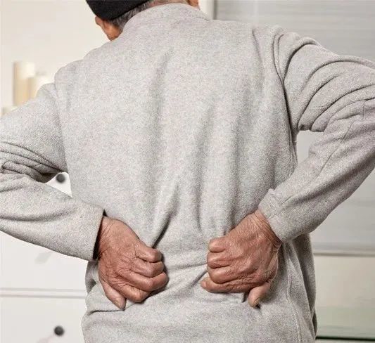 腰背痛原因繁多不一定都是腰椎间盘突出