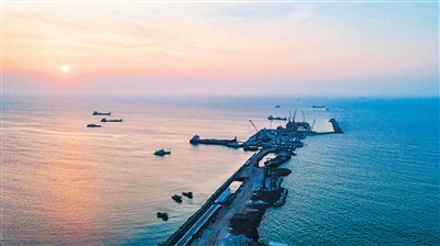 近日,洋浦經濟開發區的中石化海南煉化百萬噸乙烯及煉油改擴建項目有