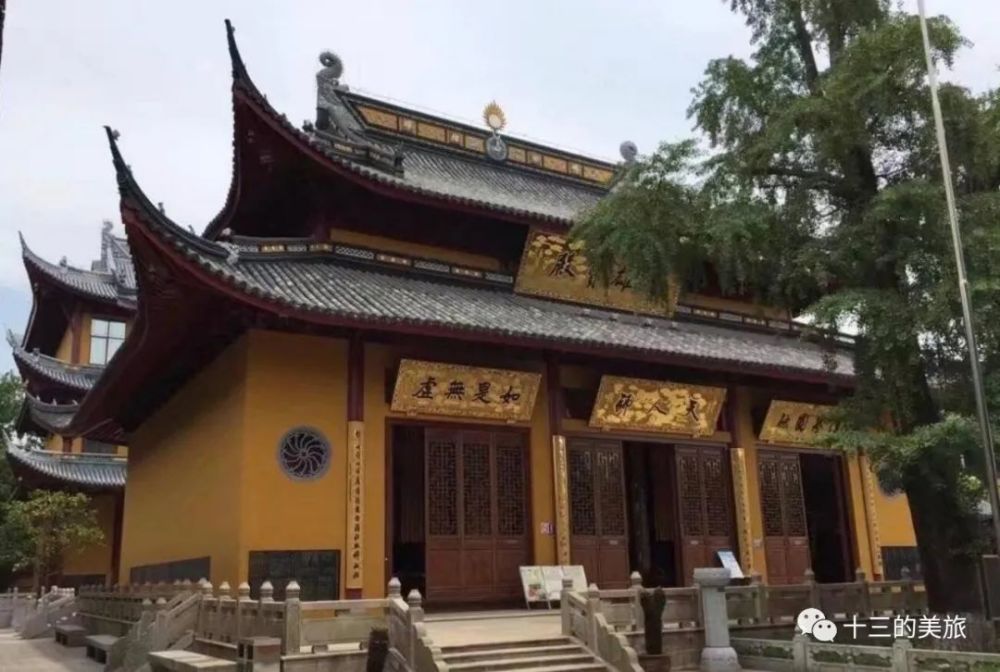 寿安寺在上海崇明岛应该算是一座最古老的佛教寺庙了,始建于北宋年间