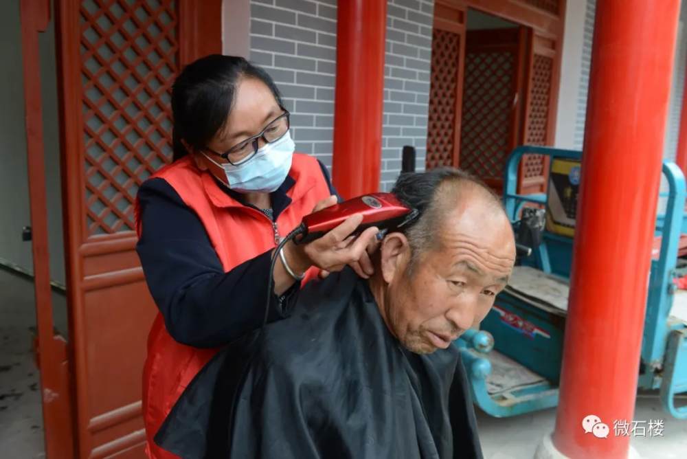 石楼庙会民俗氛围浓义务理发暖人心