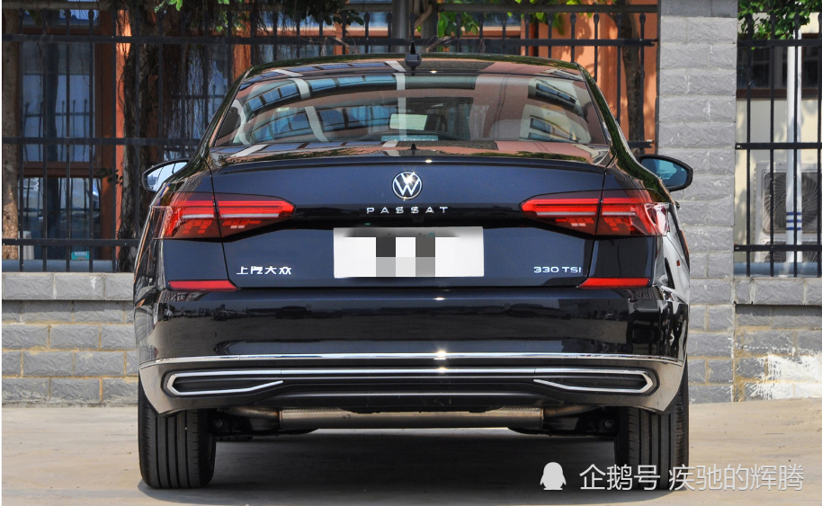 推荐一台家用代步型轿车,竞品为丰田凯美瑞,车尾一串字母,20多万开出