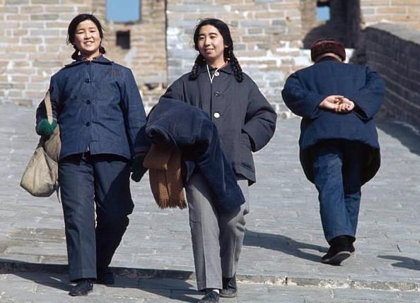 40年前的老照片你看到的只是历史老辈人看到的却是生活