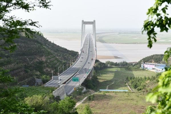 沿着高速看河南郑云高速上的这座桥凭啥成了网红打卡新地标