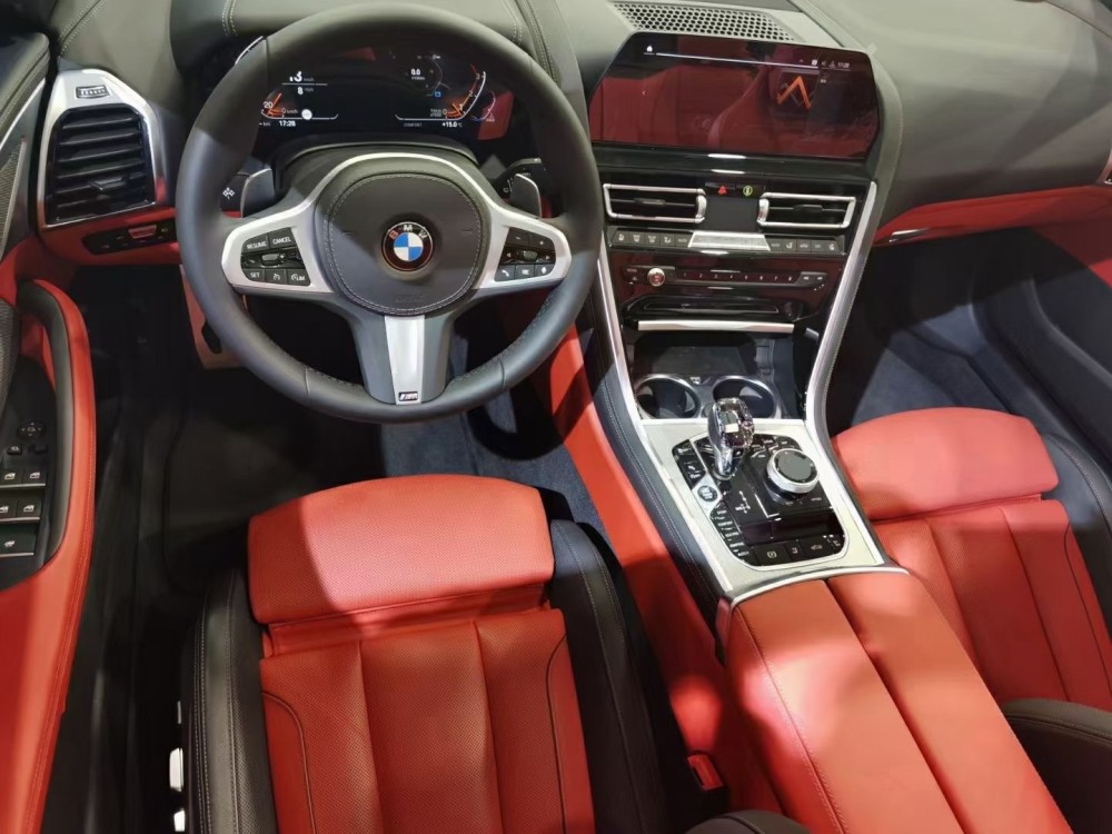 全新宝马840i四门轿跑寻美阔景尽驭心境