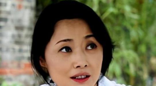 刘蓓是一名话剧演员,曾参演过多部电影及电视剧,如电影《甲方乙方》