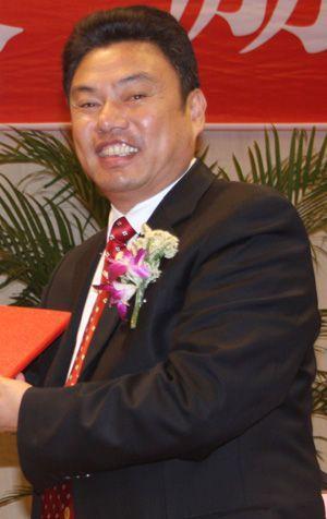 江南皮革厂倒闭当年那个带着小姨子逃跑的黄鹤现如今怎样