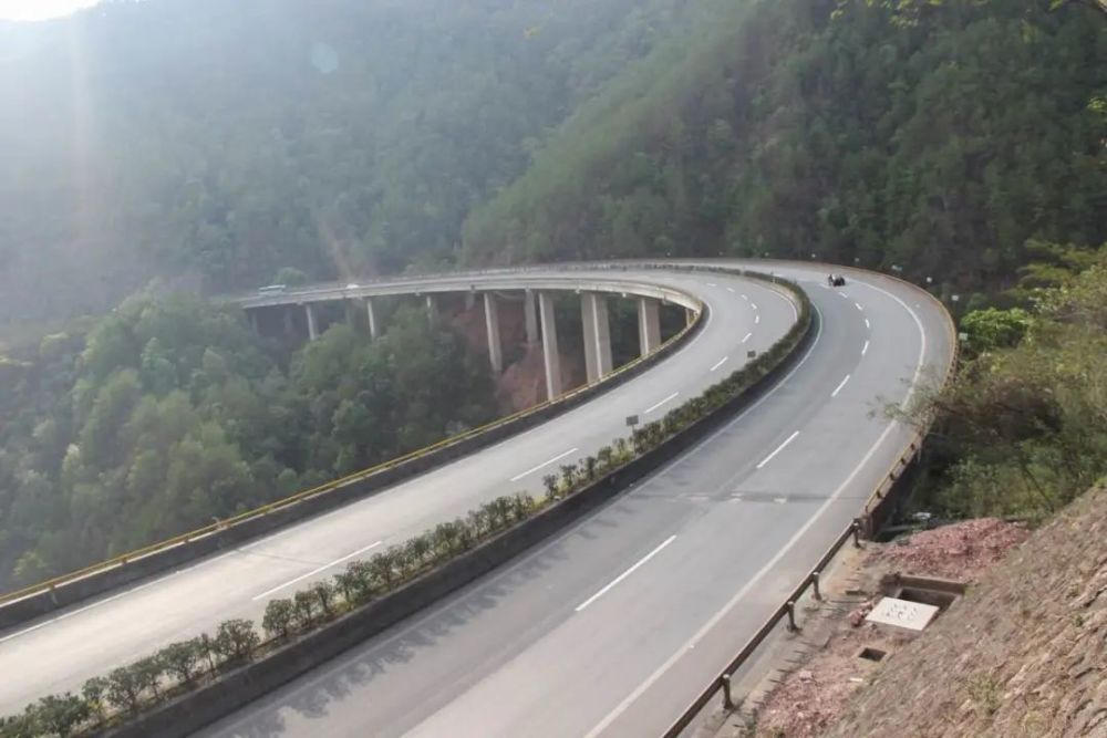 元磨高速墨江段2022年元旦节两公布一提示