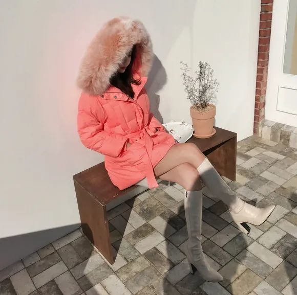 美图欣赏孙允珠草莓气泡初恋甜蜜果酱羽绒服