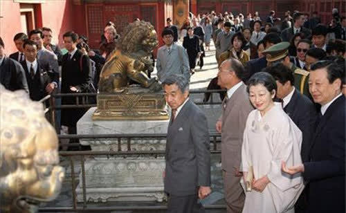 日本天皇首次来华在国宴上要求撤掉一道菜我方回复让日本沉默