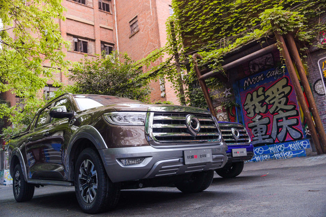 试驾长城炮全球版:不像皮卡更像suv,行驶质感若坦克300_腾讯新闻